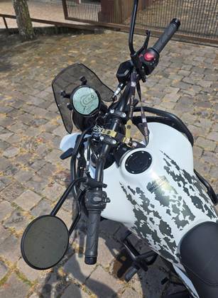 ROYAL ENFIELD HIMALAYAN 450 KAMET WHITE 